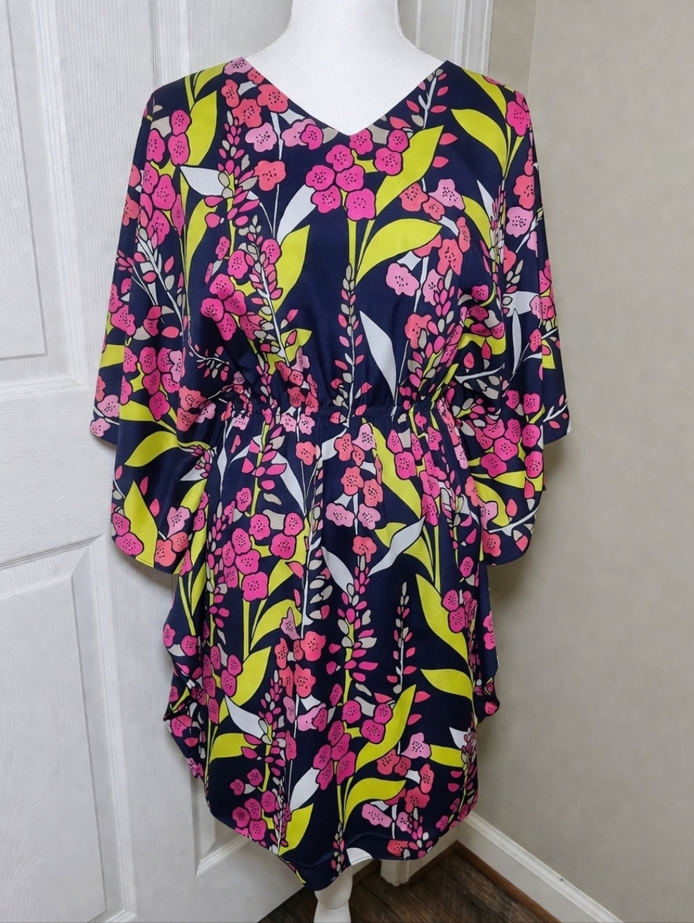 Trina Turk NWT Floral Kaftan Dress Small Navy Pink Silk Blend Swim Cover Up